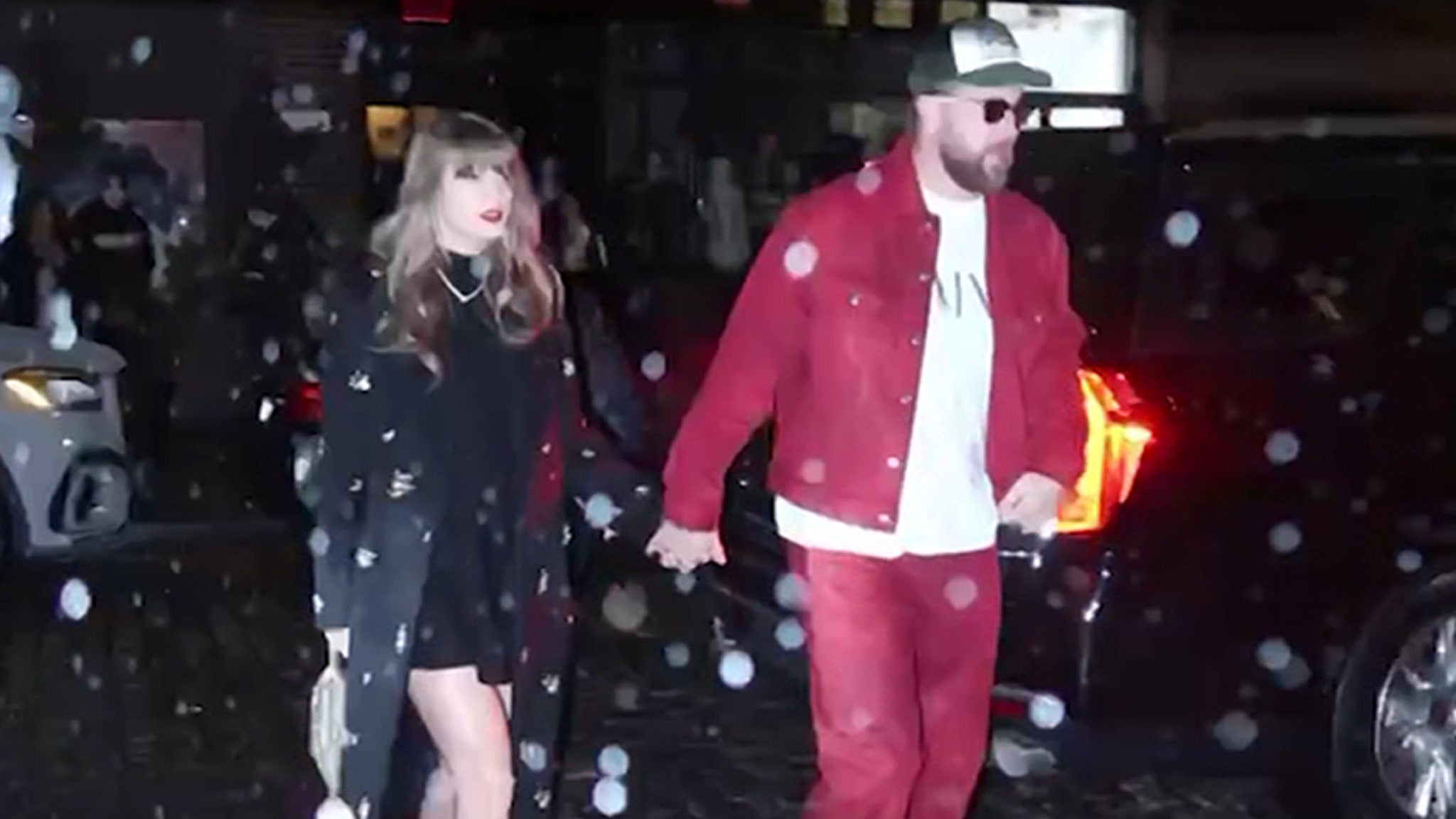 Taylor Swift and Travis Kelce reunite for dinner in the Big Apple!