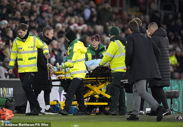 West Ham star Lukasz Fabianski was stretchered off after a seven-minute delay following a head injury in the Hammers' clash at Southampton.