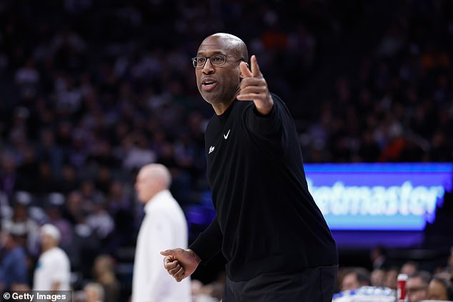 Sacramento Kings fire head coach Mike Brown