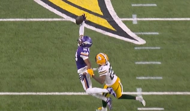 Watch the crazy moment Vikings star Justin Jefferson makes 'one of the best catches ever' against the Packers