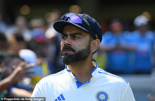 Australian fans chant 'Kohli is aw*****' at the MCG, before Indian fans respond with their own chant.