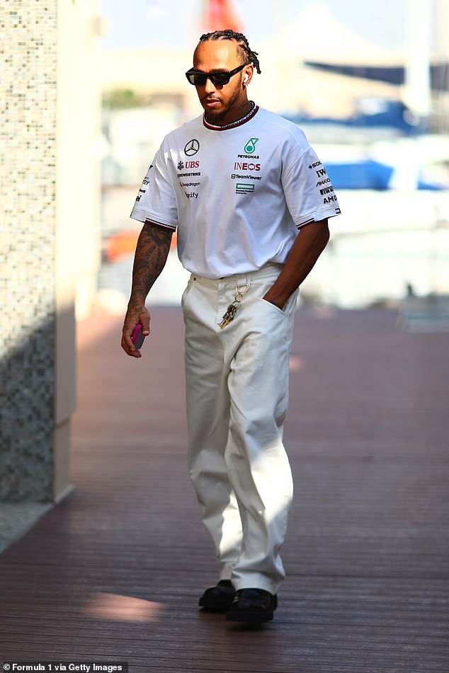 Lewis Hamilton's former teammate slams his “very strange and inappropriate” fashion choices in the F1 paddock to mark his departure from Mercedes to Ferrari