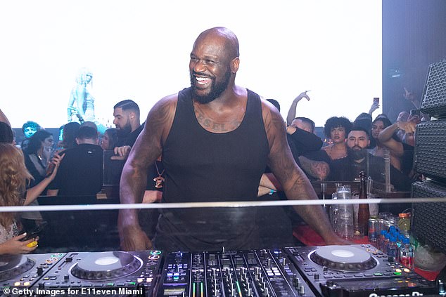 NBA legend Shaquille O'Neal ends the year in style as he wows the crowd at a Miami nightclub DJ set