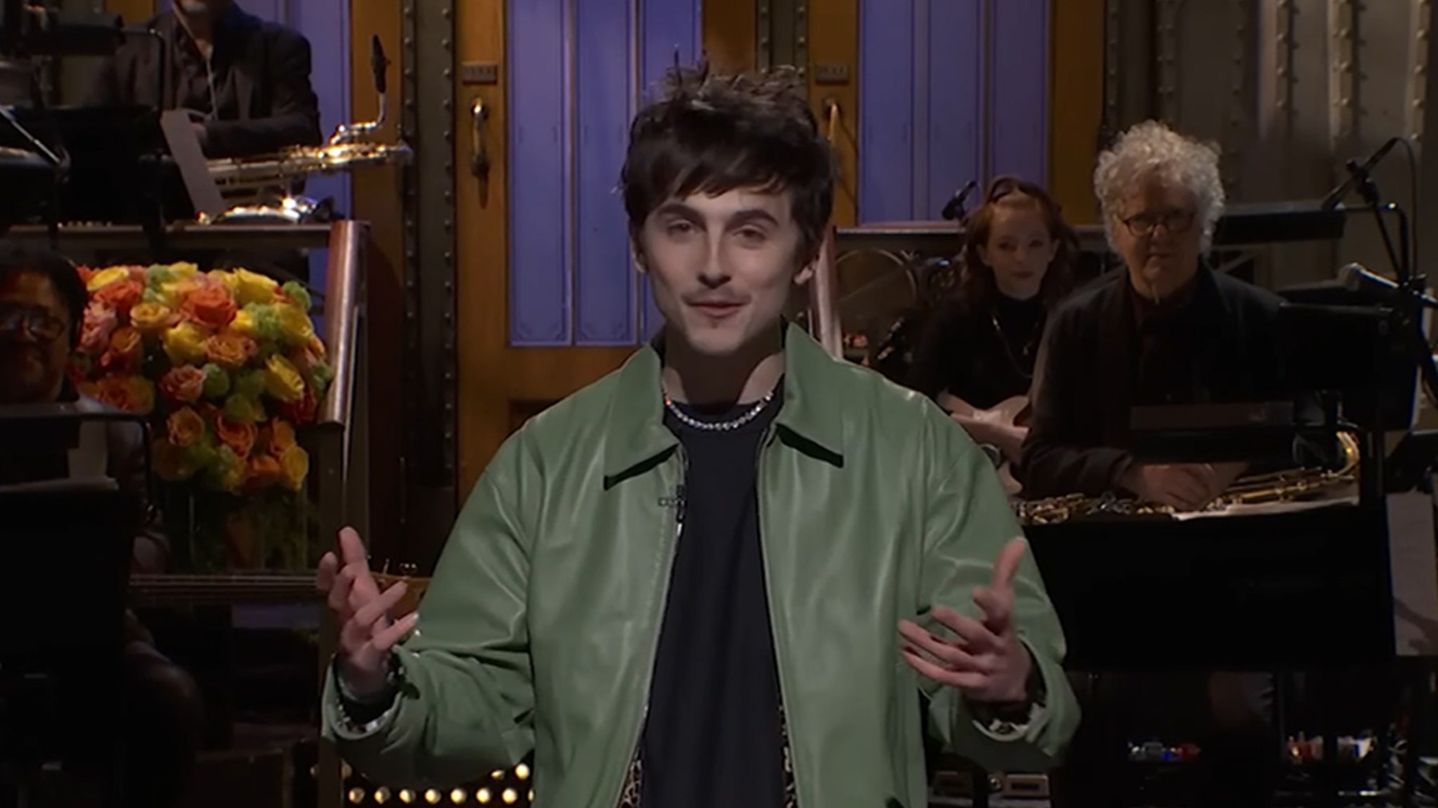 Timothée Chalamet moderates “SNL” and jokes that his representation of Bob Dylan has never won a prize