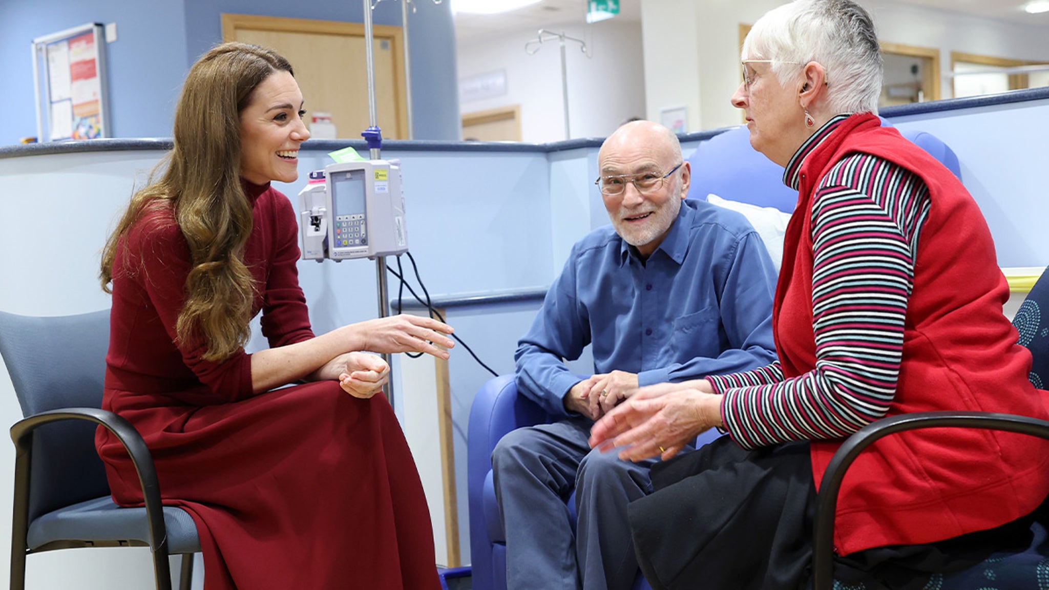 Kate Middleton visits the hospital where she received cancer treatment