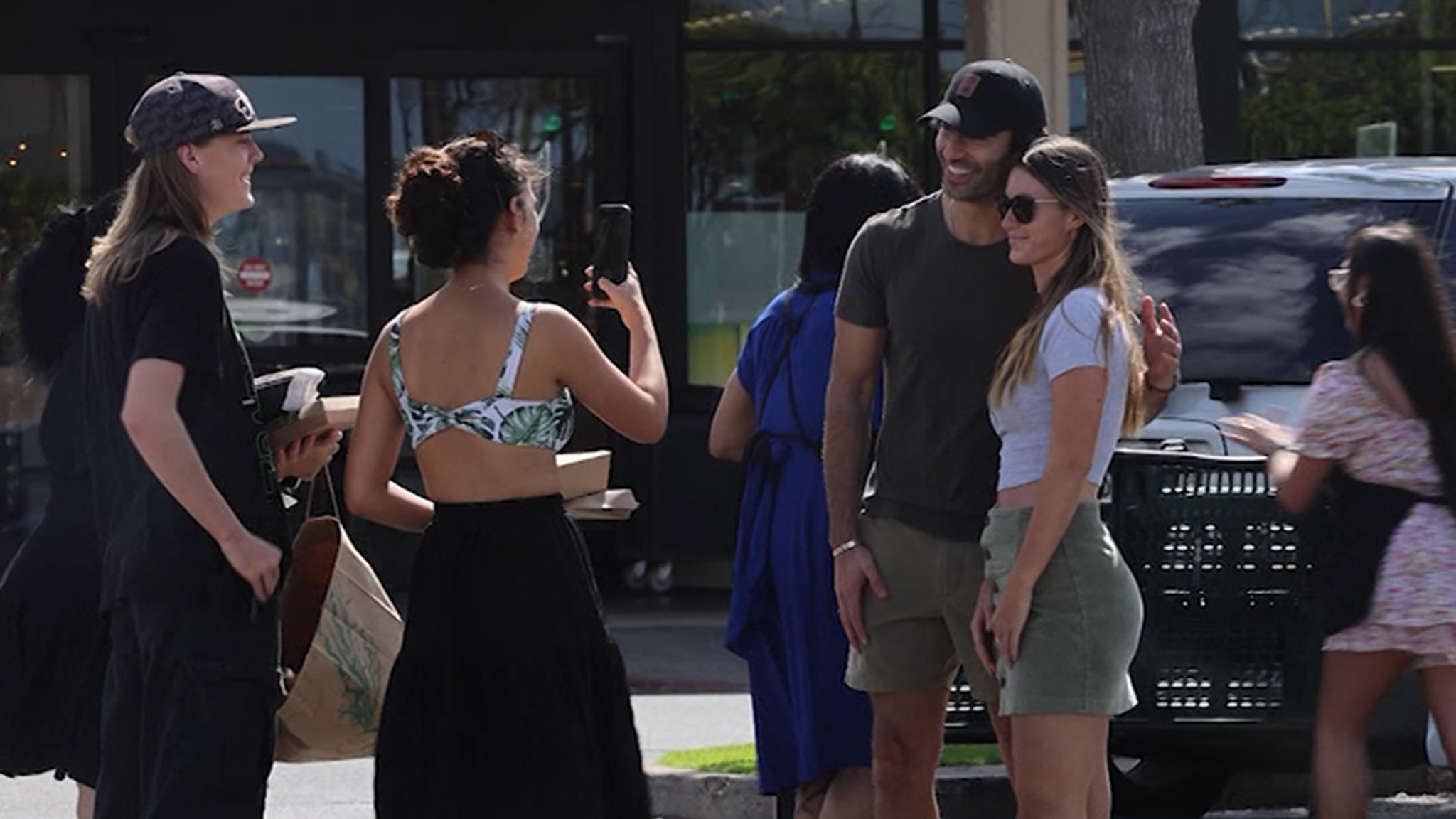 Justin Baldoni takes photos with fans in Maui amid lawsuit against Blake Lively