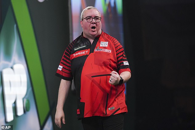 Meet Luke Littler's next opponent, Stephen Bunting: The World Darts Championship crowd favorite has a cartoon lookalike and a miniature son… and fans can't believe he's the same age as Cristiano Ronaldo!