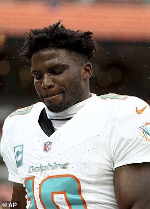 Mike McDaniel responds to Tyreek Hill after the Dolphins receiver declared he was “out” of Miami