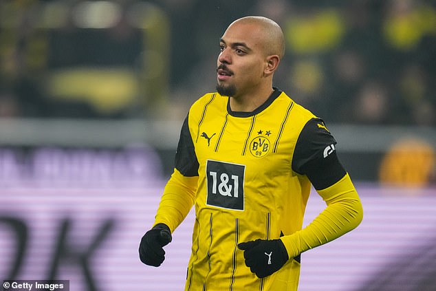 Aston Villa make an improved £21m bid for Borussia Dortmund star Donyell Malen, while Jhon Durán remains the top target of another European giant.