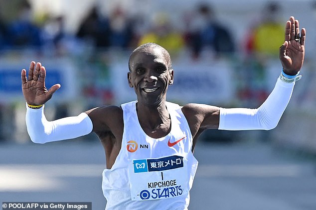 Legendary runner Eliud Kipchoge offers to mentor Olympic triathlon champion Alex Yee as he makes his London Marathon debut