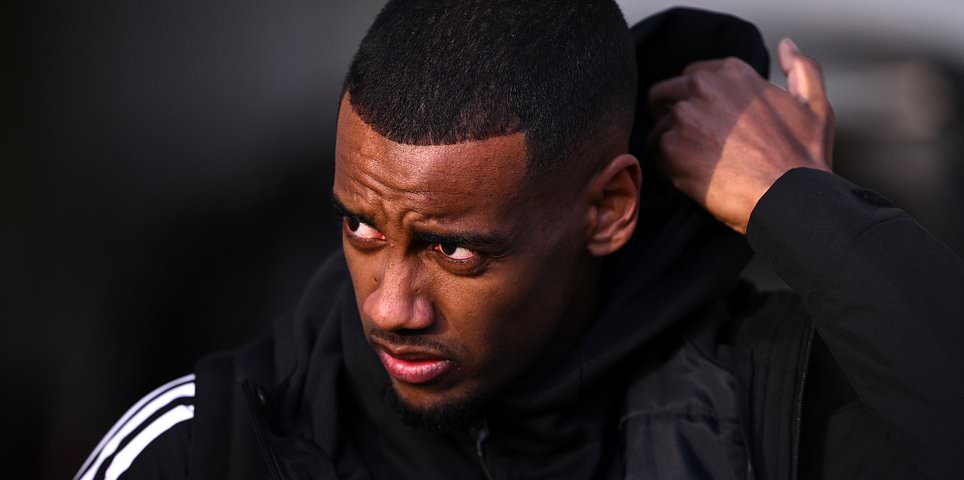 Newcastle vs Bournemouth – Premier League: Live results, team news and updates as in-form Magpies look to close the gap on Liverpool and Arsenal