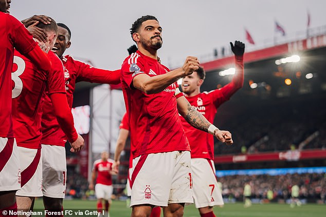 Nottingham Forest 3-2 Southampton: Hosts extend unbeaten run to nine games after Nuno Espirito Santo's side hold off Saints' second-half comeback