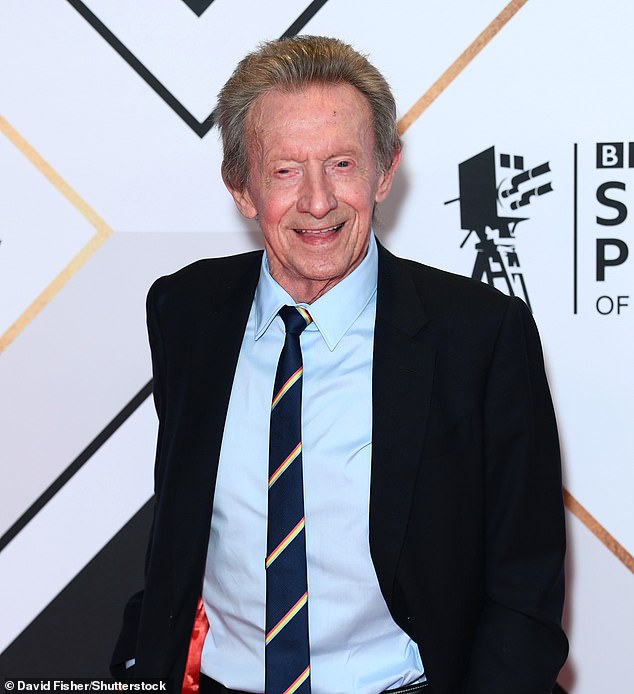 Man United fans pay tribute to 'King of Old Trafford' Denis Law ahead of Brighton's defeat at Old Trafford after the club legend died aged 84.