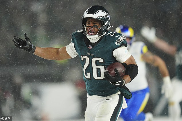 Saquon Barkley scores a stunning 78-yard touchdown to seal the Philadelphia Eagles' victory over the Los Angeles Rams