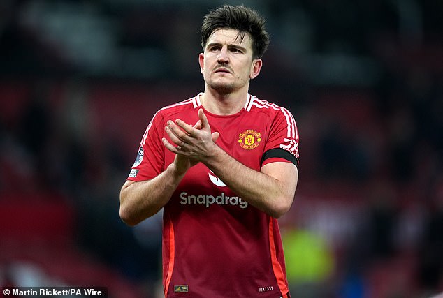 Revealed: Harry Maguire sent a private message to Joshua Zirkzee after the striker was booed after just 33 minutes in Newcastle defeat