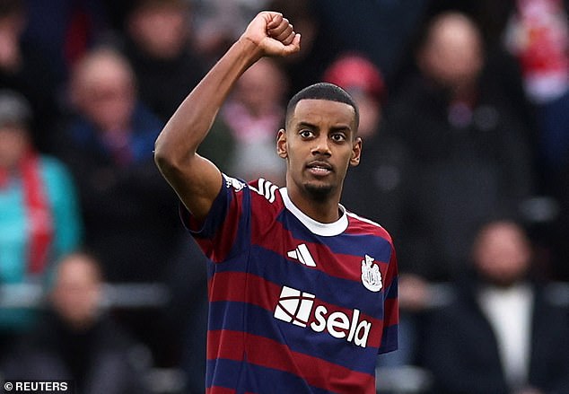 Southampton 1-3 Newcastle: Alexander Isak double