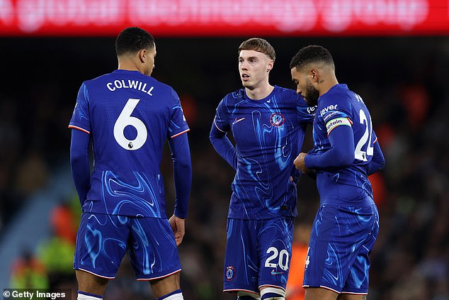 Gary Neville points to four Chelsea players for not “going through the jugular” against Man City, since he affirms that he would have 'smell' the problem