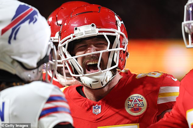 Travis Kelce receives a header from a Bills player while the spirits are heat up … but NFL fans are enraged with the Chiefs star