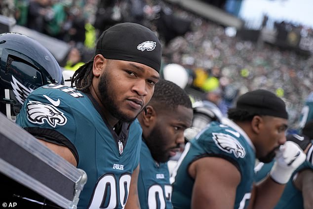 The Eagles star sends a cruel message from four words to the players and commanders fans