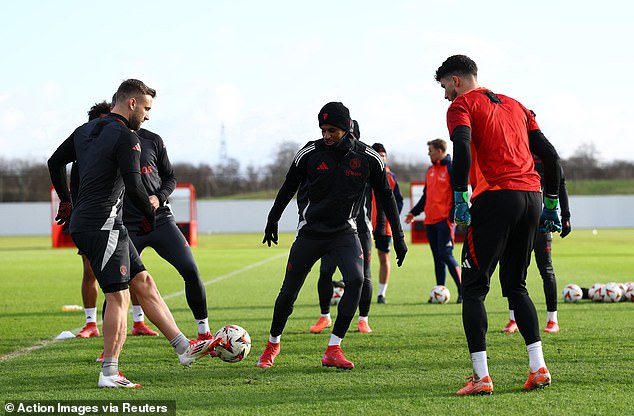 Man United Star who has played only 98 minutes this season returns to training in a great impulse for Ruben Amorim