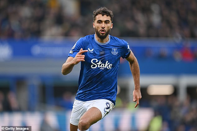 Everton suffers double blow since Dominic Calvert-Lewin can be out for several weeks, while Orel Mangala's loan could be reduced by an ACL lesion