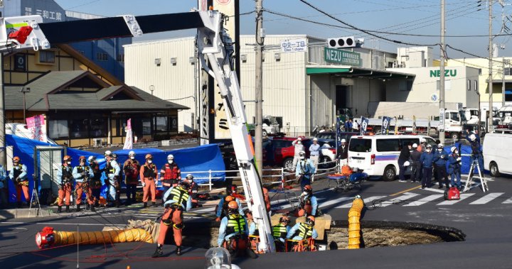 Rescue in progress as Sumidero and Driver's swallow truck to the pool size in Japan – National