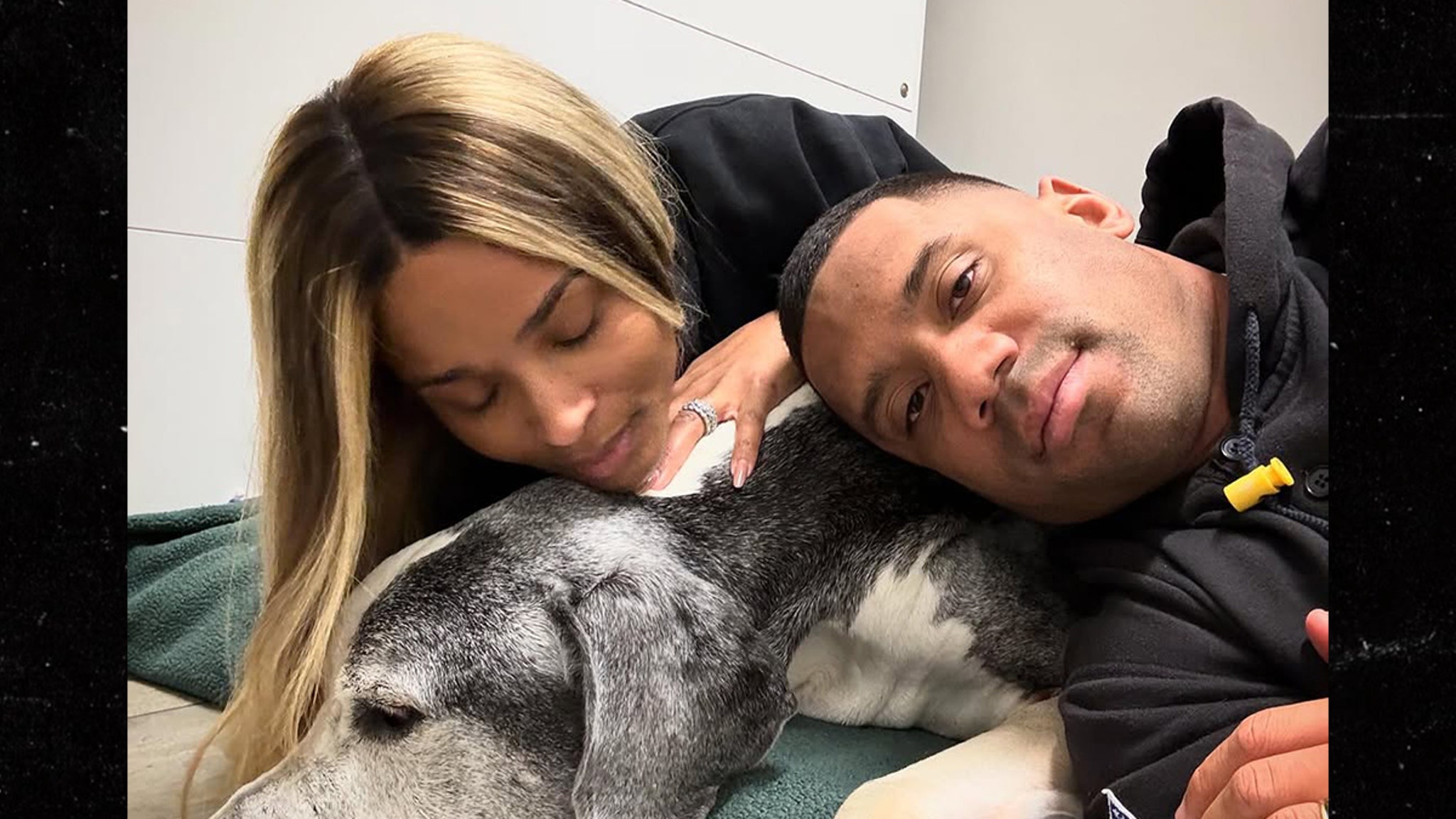 Russell Wilson mourns the death of his dog: “Heaven has a good one”