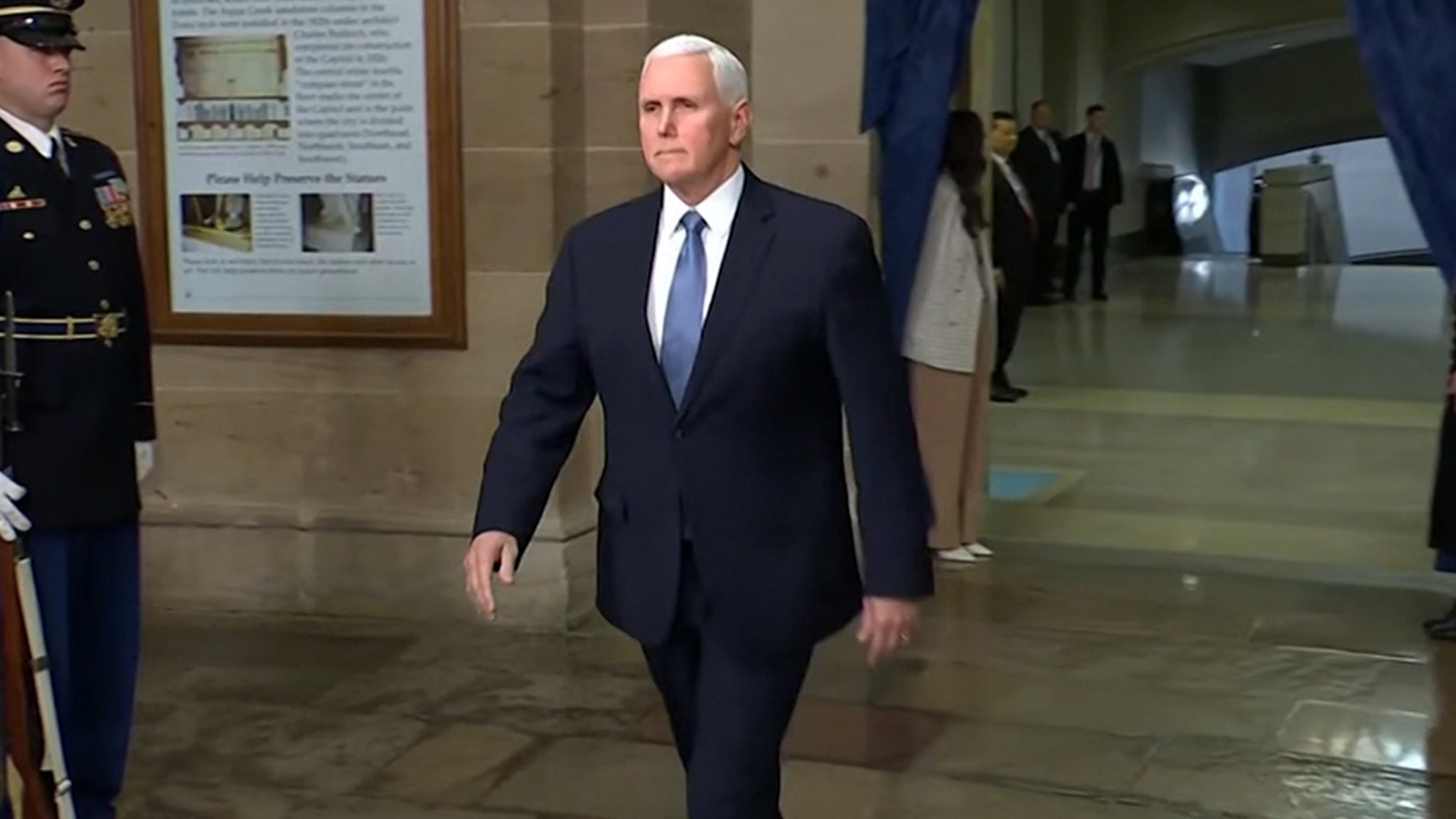 Mike Pence shows up at Donald Trump's inauguration – relationship crisis?