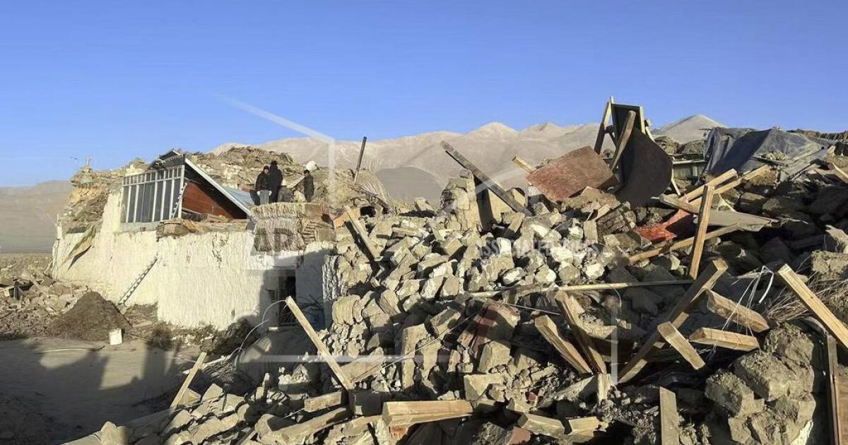 A strong earthquake in China kills numerous people in Tibet