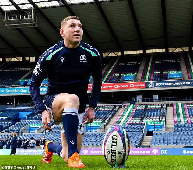 “I have a lot of time to win six nations,” he insists on Finn Russell of Scotland ahead of Italy.