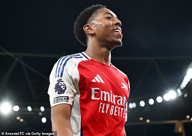 Jamie Carragher compares Myles Lewis-Skell of Arsenal with three stars from England after scoring his first arsenal goal in 5-1 Victoria over Man City