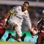 Neymar takes a ball to the second groin on the return of Santos while the star of Brazil fights in the first appearance in 12 years for her childhood club