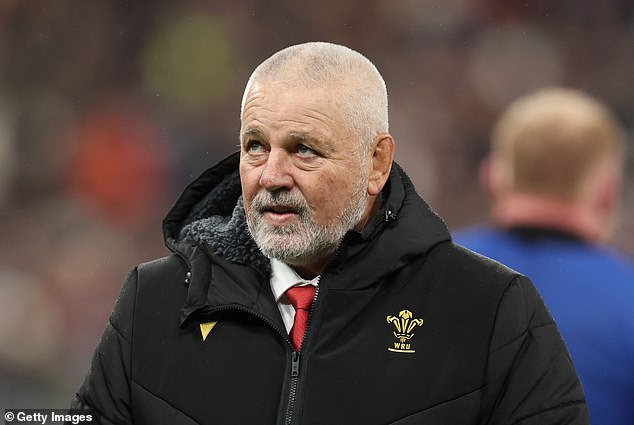 Warren Gatland will leave Wales in the middle of the six nations after fourteen consecutive defeats