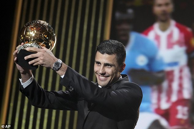 Manchester City fans reveal the brutal Banner mocking Vini JR after his ballon d'Or desire before the start in his clash with Real Madrid