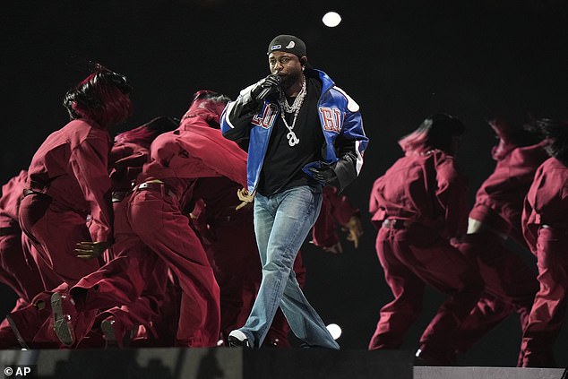 Kendrick Lamar establishes the Super Bowl record with a controversial part-time show during the confrontation of Chiefs-Eagles