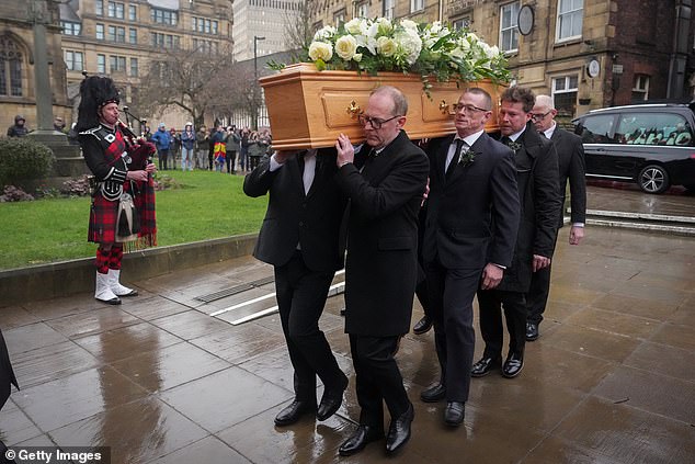 Sir Alex Ferguson directed a cheerful and emotional celebration of the king, writes Chris Wheeler at the funeral of the Manchester United Denis Law legend after his death of 84 years.