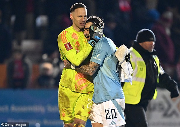 Exeter City 2-2 Nottingham Forest (2-4 in Pen): The Premier League High-Flyers borders beyond the 10-men's team of the League one of the 10 men with penalties to avoid the killing of the giant of the FA Copa