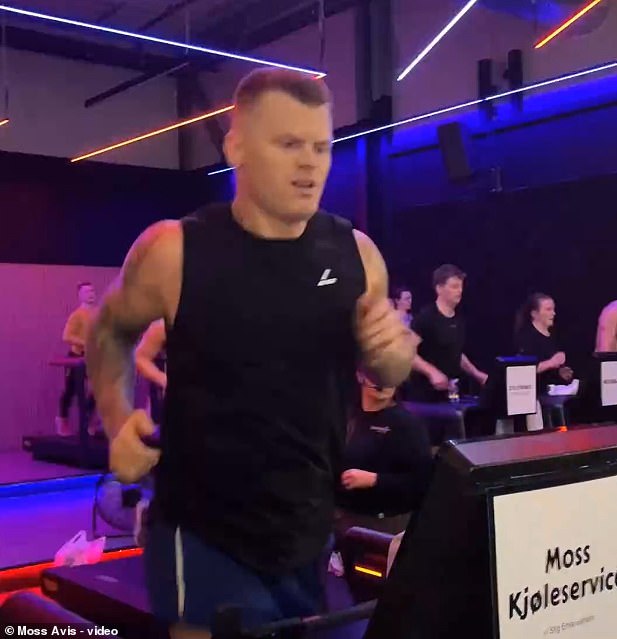 John Arne Riise completes the incredible race of the 106 -miles tape 24 hours after the remarkable transformation of the Liverpool legend body