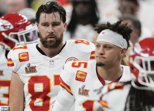 Chiefs fans light Travis Kelce about the 'inexcusable' act towards Patrick Mahomes in the defeat of the Super Bowl