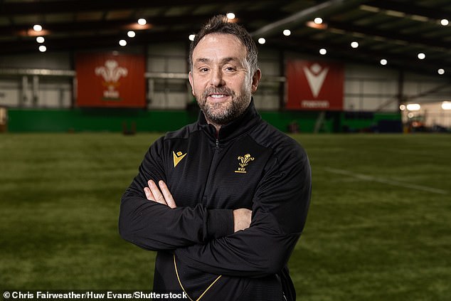 Why the new Wales coach, Matt Sherratt, can finally end his horror career and the great calls that he must immediately make to start six nations