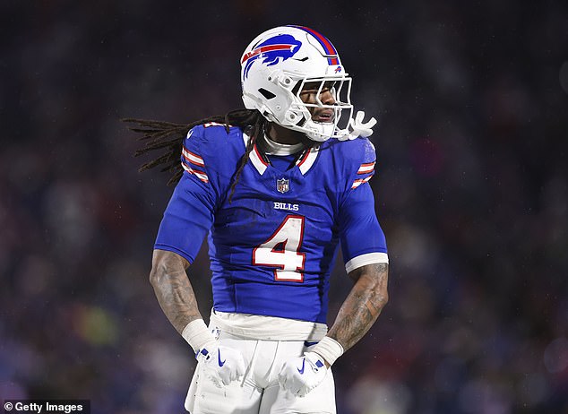 The Buffalo Bills star, James Cook, makes a demand for shock contracts on Live Instagram