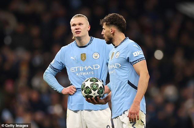 Roy Keane states impressive that Man City's struggles began after 'they went out to the P ***' after winning the Premier League