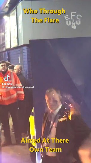 Impressive moment of the Everton security guard is beaten by FLARE launched by Fan in front of Mersyside Derby