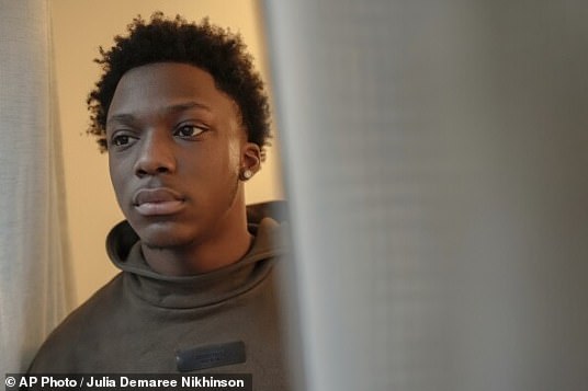 NYPD throws the life of the 15 -year -old footballer into chaos, since he mistakenly identifies as 'murder suspect'