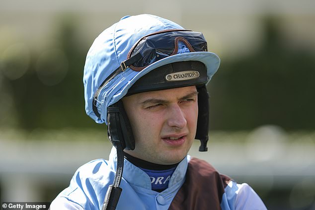 Sean Bowen celebrates the historic victory of the race in the 1000 and establishes the view of victory with the victory with Kefir d'Oirdairies in Fakenham