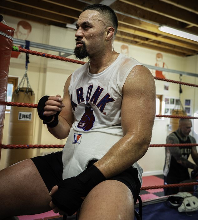 Joseph Parker's diet and regime: Sodium bicarbonate shots, tablespoons of honey, Yogurt Yogurt Night and Training yogurt for 10 months