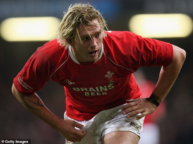 The former Rugby star of Wales says it has not been “memory” of her career due to head injuries