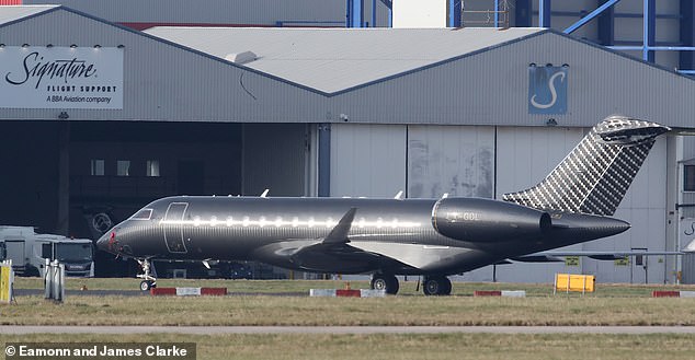 The private jet of £ 61 million Cristiano Ronaldo is “grounded” at Manchester airport, after a “crack in the luxury plane window” is discovered