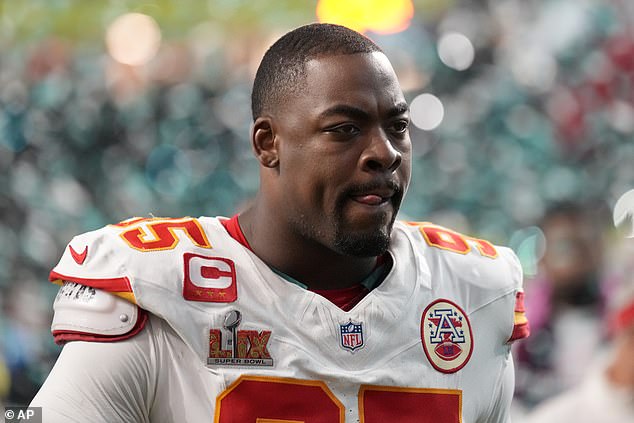 Horrified NFL fans, the Chiefs star, Chris Jones, tried to stop Eagles 'Tush Push' in Super Bowl