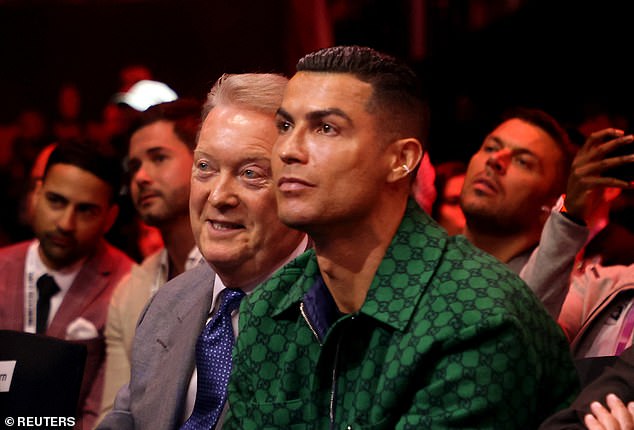 Revelado: Cristiano Ronaldo gave him a front -row seat for the highly anticipated 'The Last Crescendo' in Saudi Arabia, while Anthony Joshua and Oleksandr Usyk prepared for an uncomfortable night among themselves among the sea of ​​enormous names of huge names